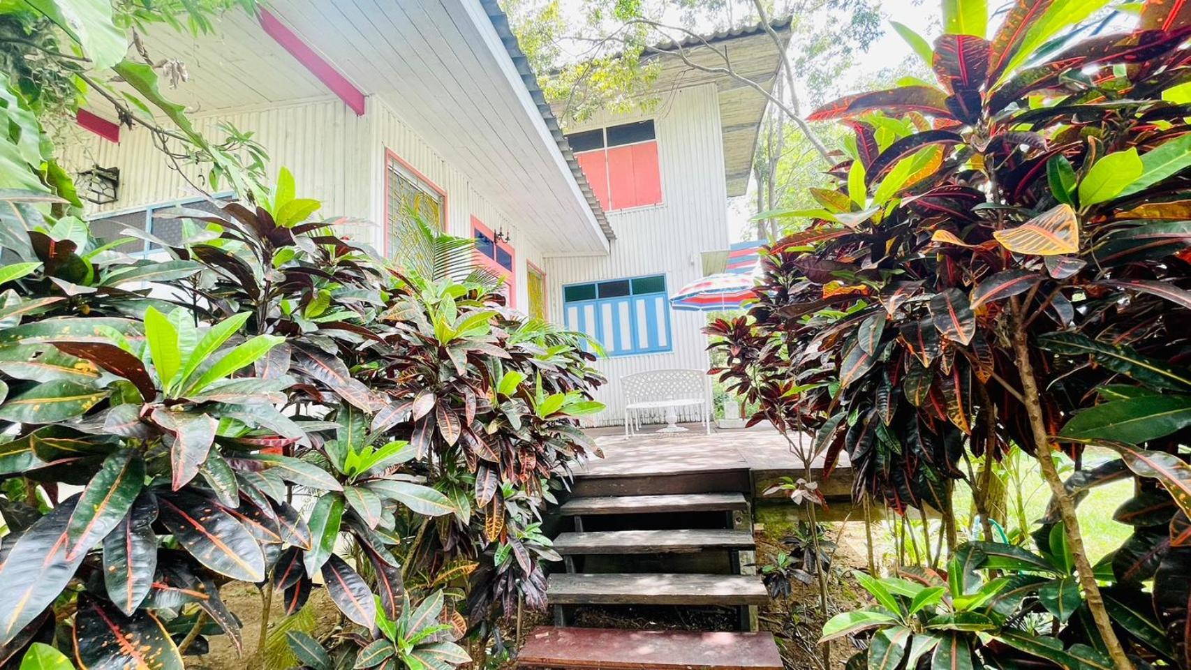 Hotel Baan Ing Khao Pak Chong Esterno foto