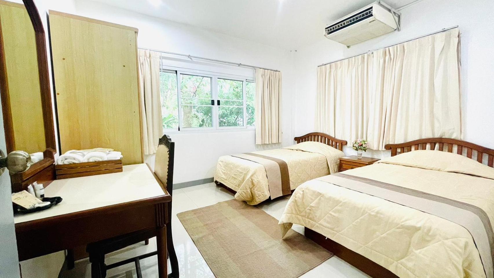 Hotel Baan Ing Khao Pak Chong Esterno foto
