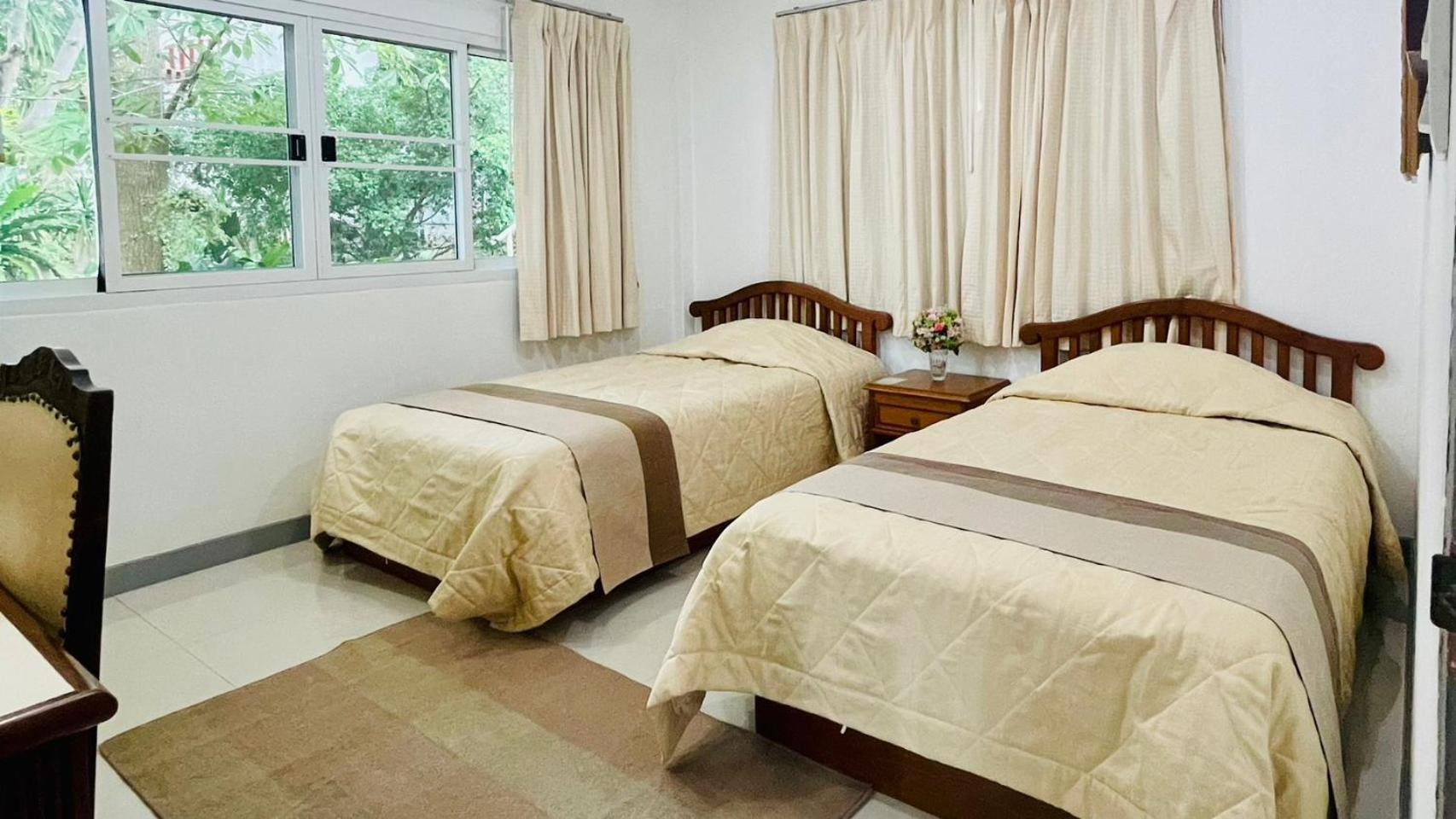 Hotel Baan Ing Khao Pak Chong Esterno foto