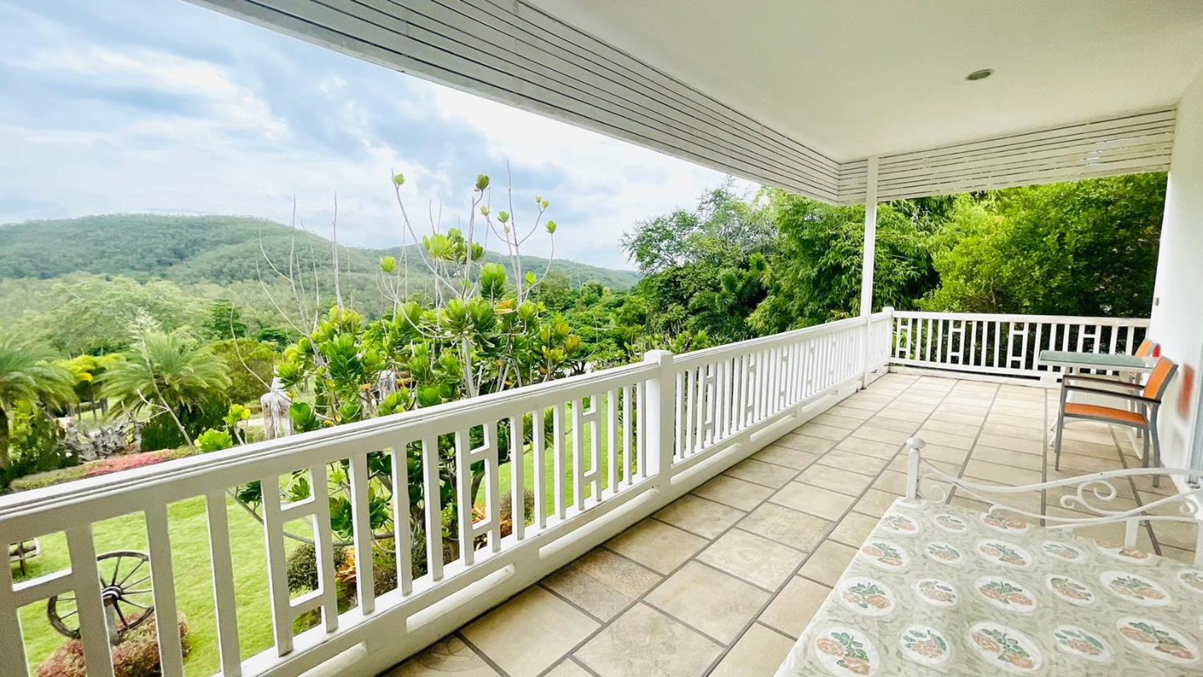 Hotel Baan Ing Khao Pak Chong Esterno foto