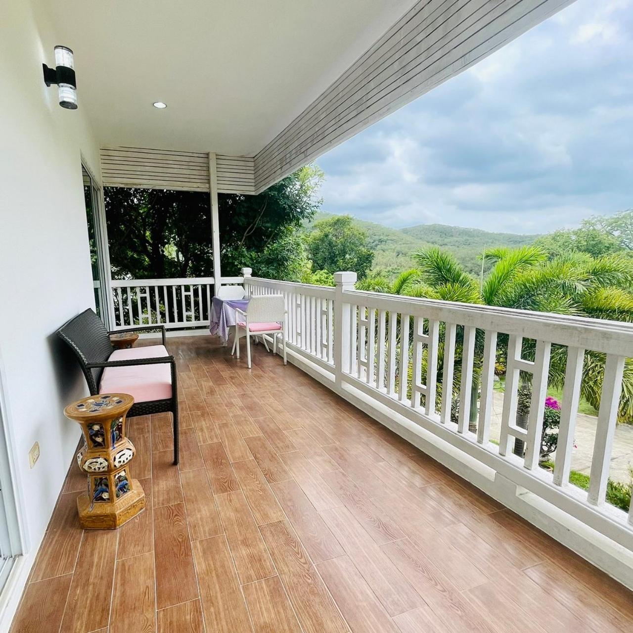 Hotel Baan Ing Khao Pak Chong Esterno foto