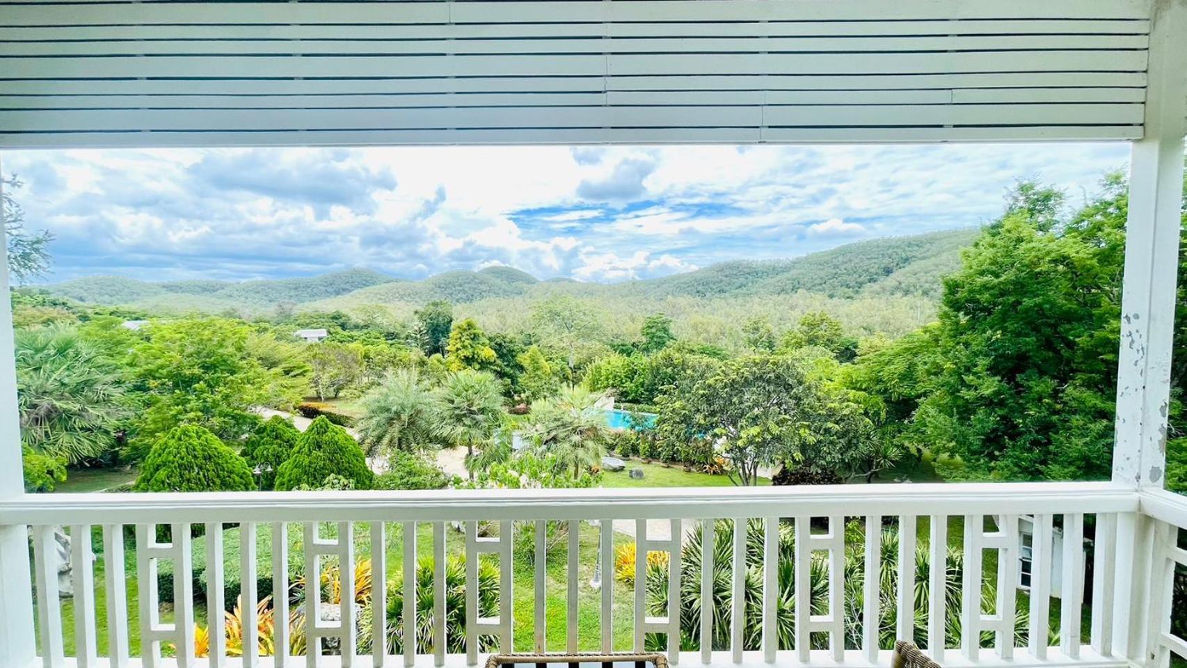 Hotel Baan Ing Khao Pak Chong Esterno foto